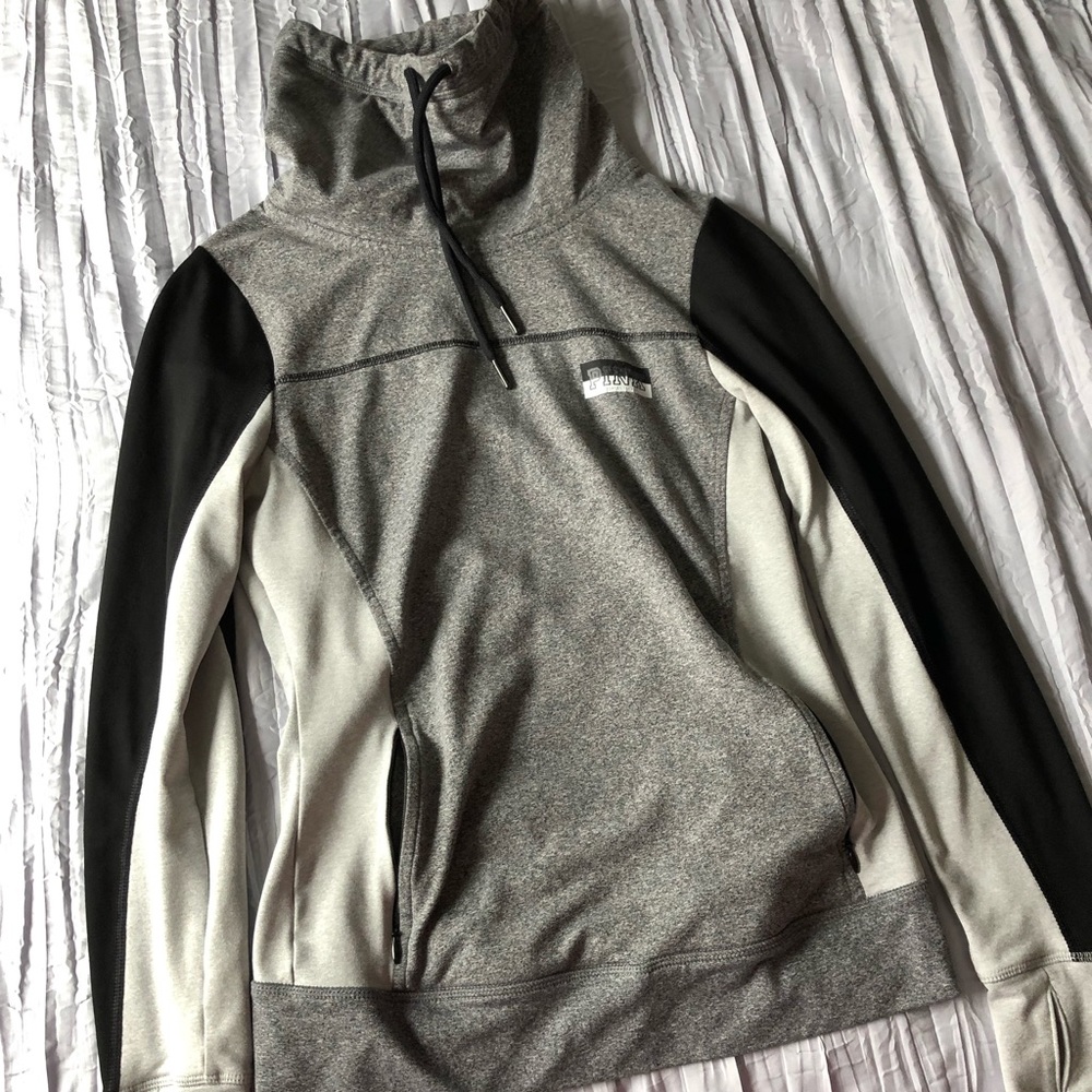 PINK Victoria’s Secret Sportswear Longsleeve